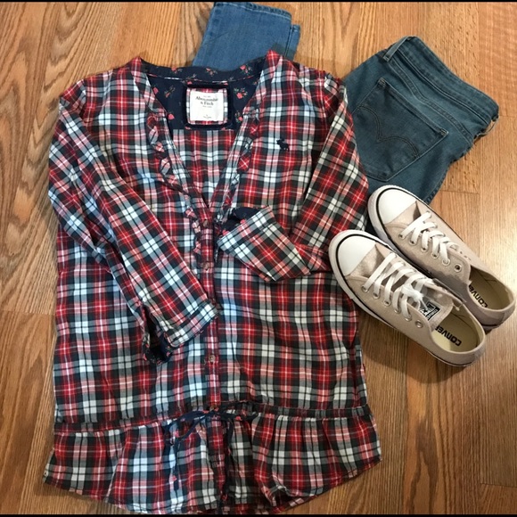 Abercrombie & Fitch Tops - Plaid and Roses 🌹Abercrombie & Fitch